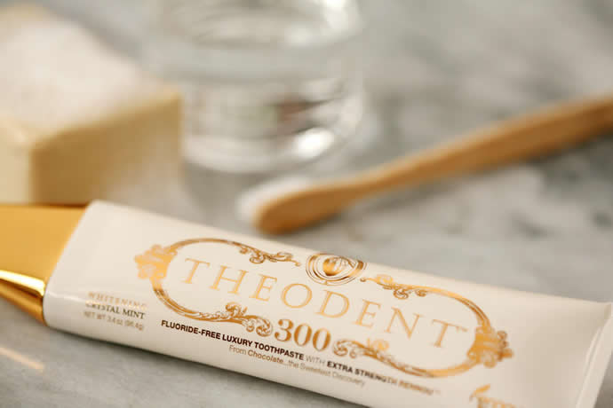 Theodent�300倍 琺瑯質增生強效美白牙膏 薄荷 Theodent Classic Whitening Crystal Mint 300�